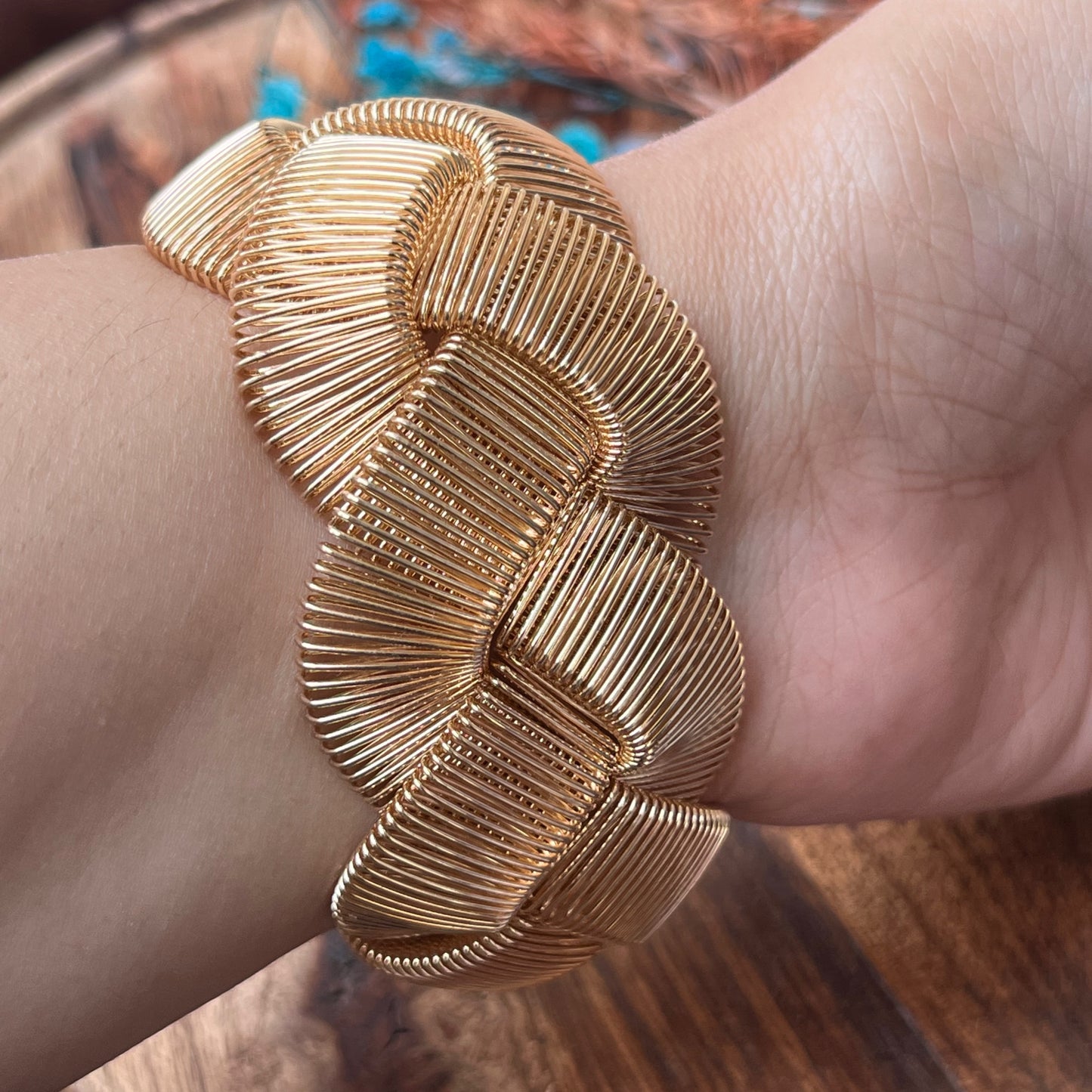 Korean stretchable bracelet