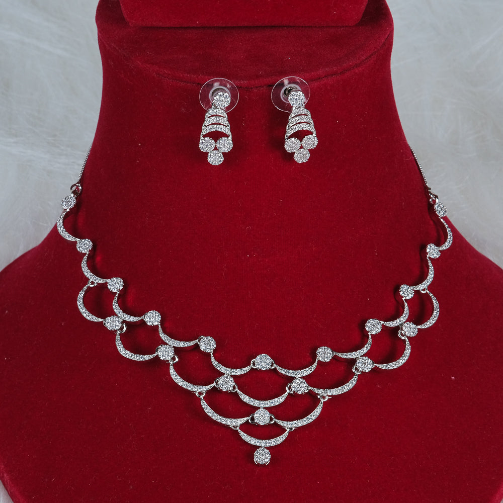 Anaya White Rose Polish Choker