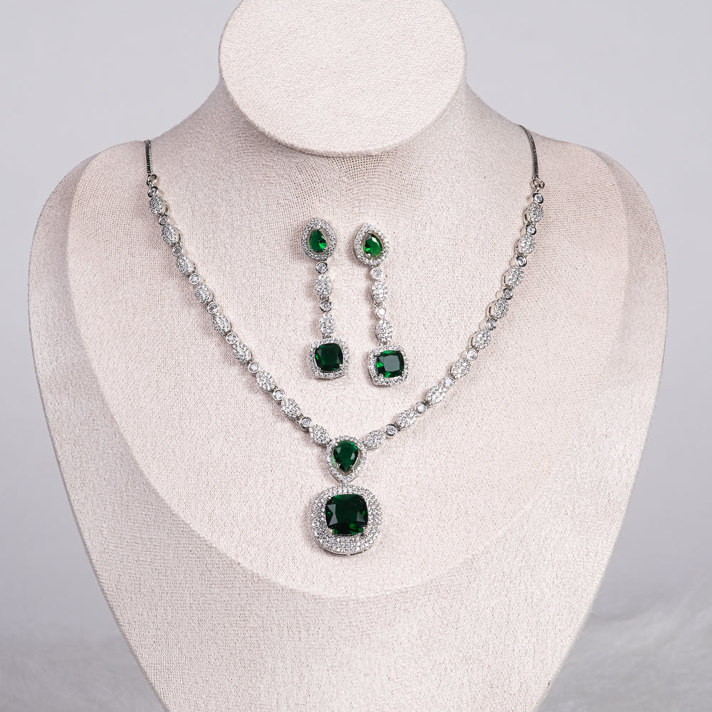 Mira Green AD Necklace