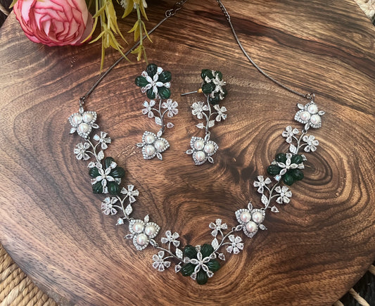 Olivia Charm Zirconia Necklace green