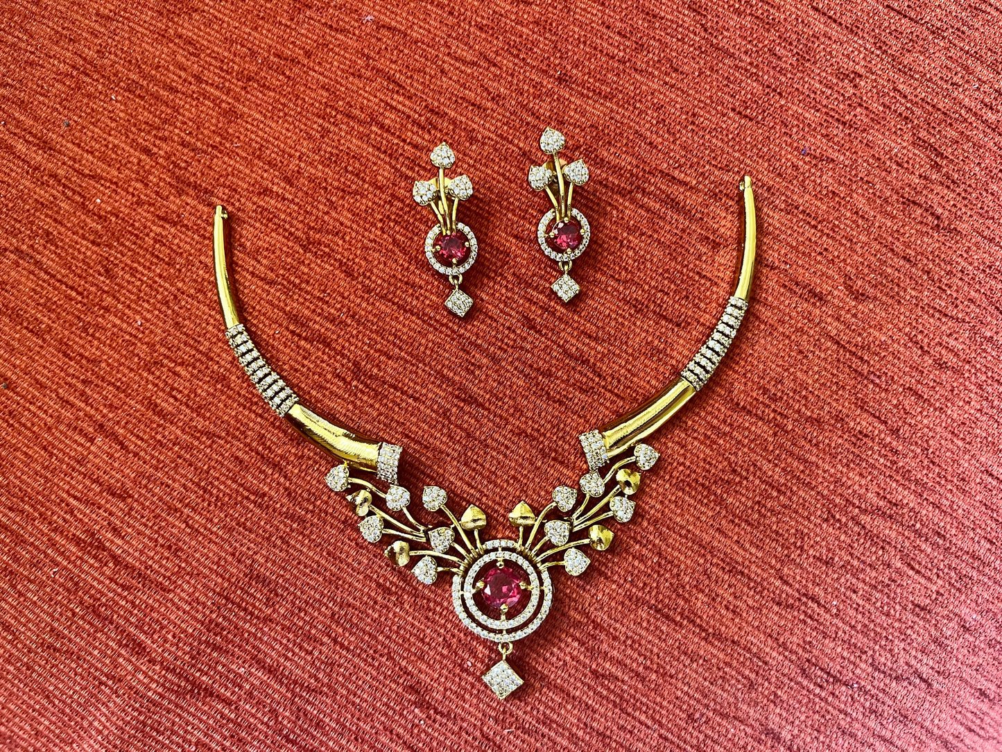 Aarohi Pink Hasli pattern neckalce