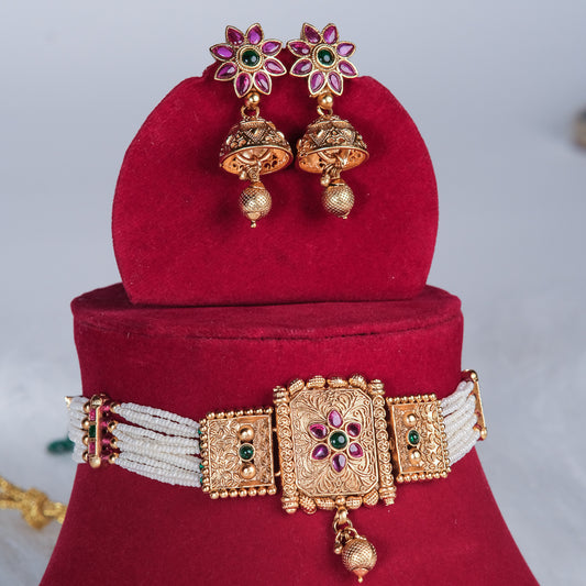 Pearl Antique Choker