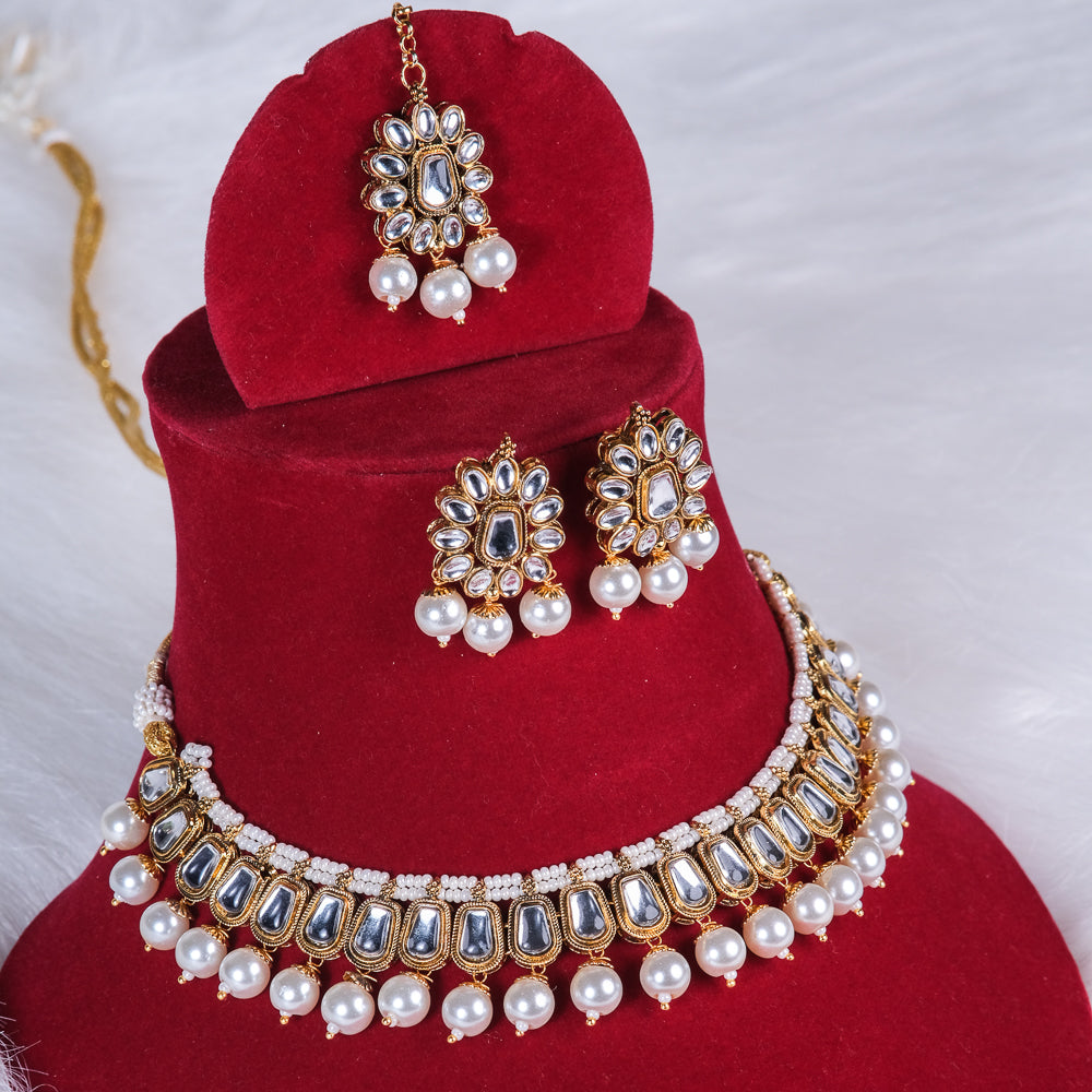 Kundan Majesty White Necklace