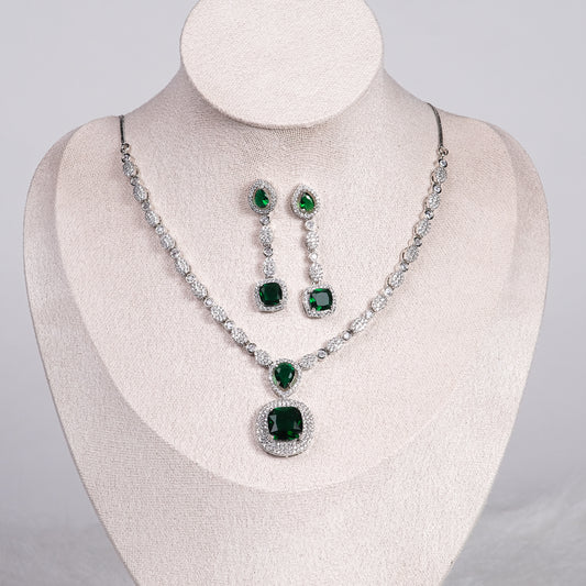 Mira Green AD Necklace