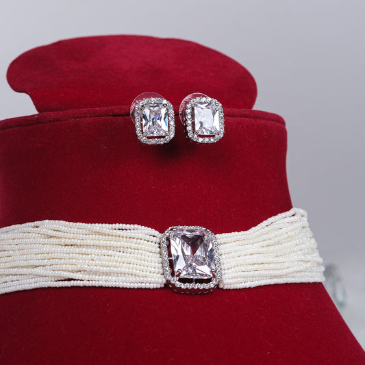 Meena White Pearl Choker